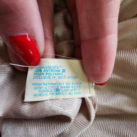 Vtg Vassarette nylon nude slip dress lace Slit in front  size‎ 36 TT - Picture 6 of 6